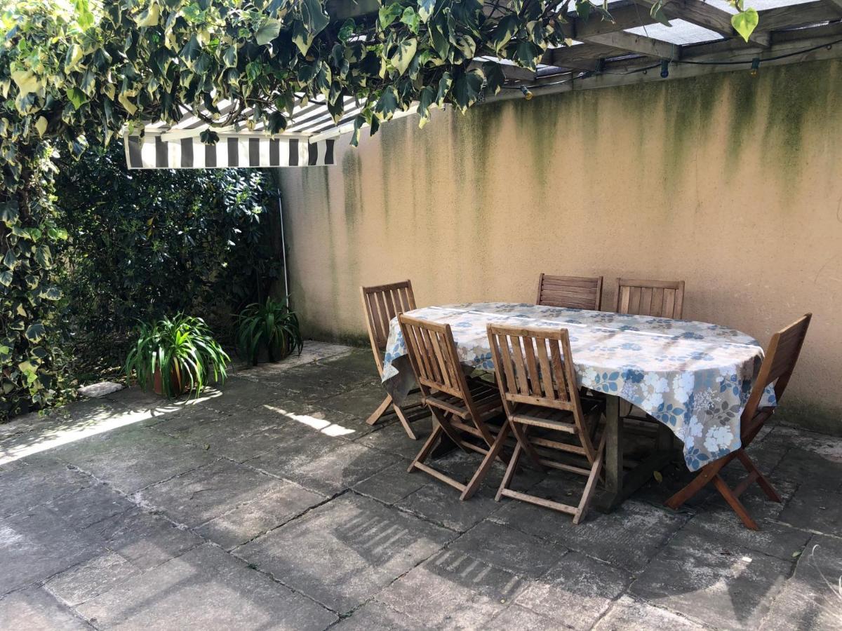 שולה Maison Latour מראה חיצוני תמונה